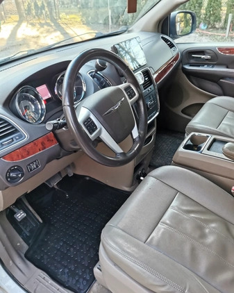 Chrysler Town &amp; Country cena 59000 przebieg: 209000, rok produkcji 2015 z Zagórz małe 29